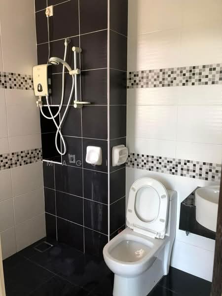 Service Residence for Sale at Sky View - Maggie Lee - Bathroom - PropertyGuru.com.my