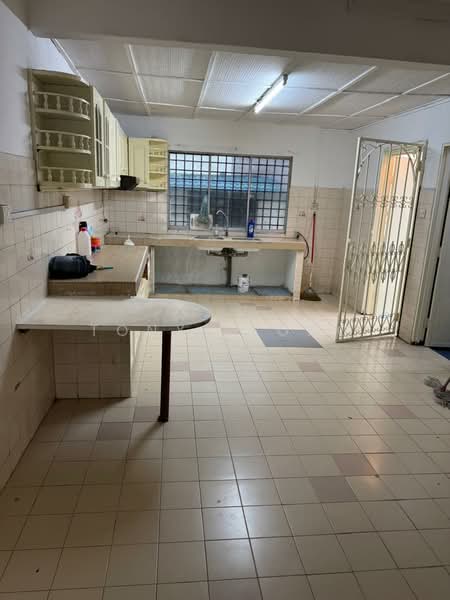 2-storey Terraced House for Rent in Petaling Jaya (Selangor) - Tony Leong - Kitchen - PropertyGuru.com.my