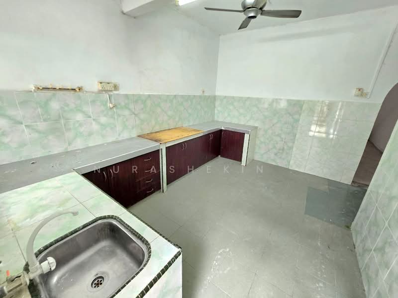 2-storey Terraced House for Sale in Taman Permata (Ulu Kelang) - Nurashekin . - Kitchen - PropertyGuru.com.my