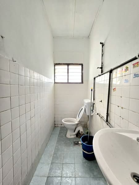 2-storey Terraced House for Sale in Taman Permata (Ulu Kelang) - Nurashekin . - Bathroom - PropertyGuru.com.my