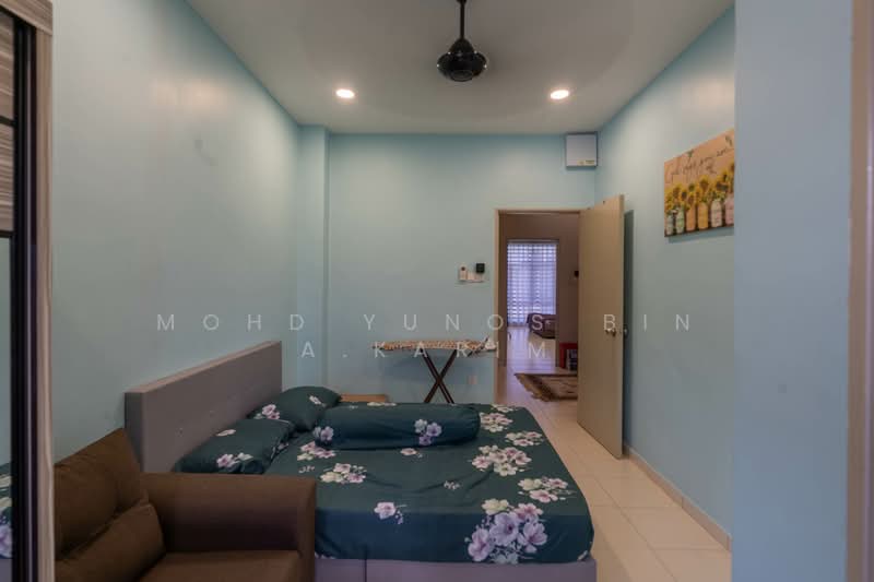 2-storey Terraced House for Sale in Klang (Selangor) - Mohd Yunos Bin A.Karim - Bedroom - PropertyGuru.com.my