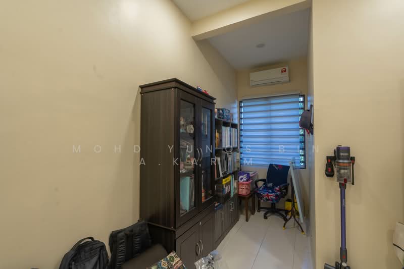 2-storey Terraced House for Sale in Klang (Selangor) - Mohd Yunos Bin A.Karim - Study - PropertyGuru.com.my
