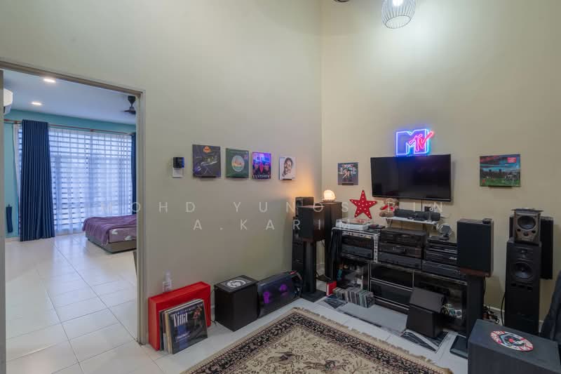 2-storey Terraced House for Sale in Klang (Selangor) - Mohd Yunos Bin A.Karim - Living Room - PropertyGuru.com.my