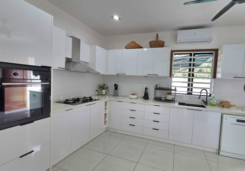 Semi-Detached House for Rent in Tanjung Bungah (Penang) - Ressha Ramesh - Kitchen - PropertyGuru.com.my