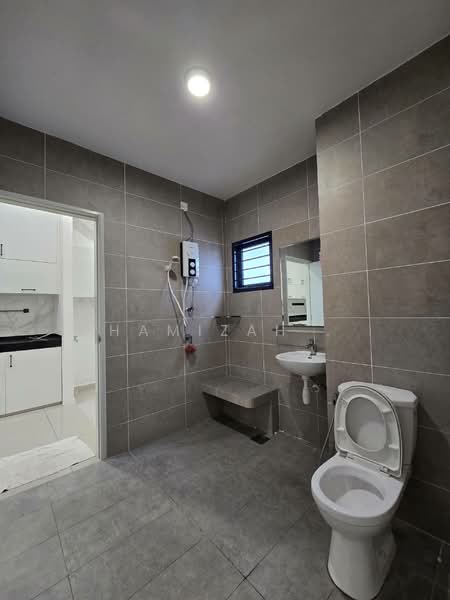 Rumah Teres 2 Tingkat untuk Disewa di Cyberjaya (Selangor) - Hamizah . - Bathroom - PropertyGuru.com.my