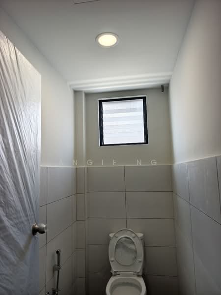 Office for Rent in Taman Ayer Molek (Ayer Molek) - Angie Ng - Bathroom - PropertyGuru.com.my