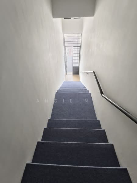 Office for Rent in Taman Ayer Molek (Ayer Molek) - Angie Ng - Corridor - PropertyGuru.com.my