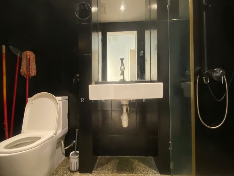 Servis Apartment untuk Disewa di Centrestage Designer Suite - Rex Lok - Bathroom - PropertyGuru.com.my