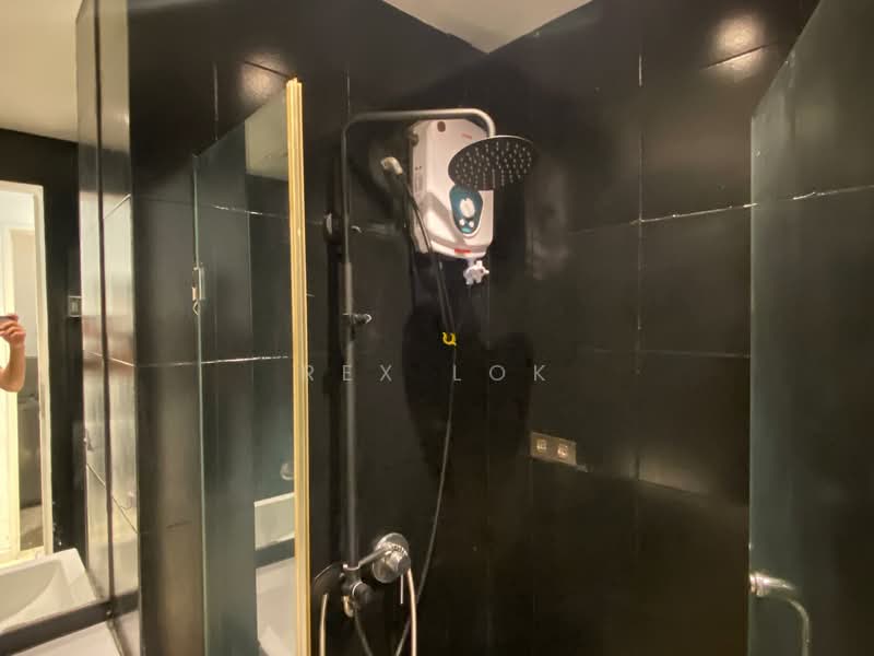 Servis Apartment untuk Disewa di Centrestage Designer Suite - Rex Lok - Bathroom - PropertyGuru.com.my