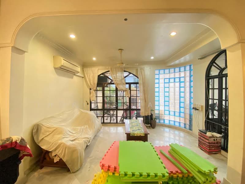 Rumah Teres 2 Tingkat untuk Dijual di Taman Bukit Maluri (Kepong) - Thoriq Suparman - Living Room - PropertyGuru.com.my