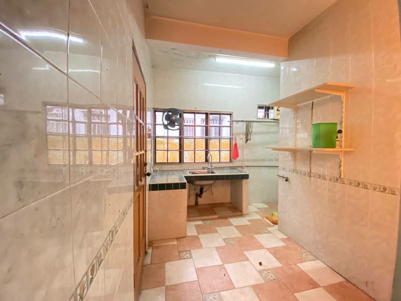 Rumah Teres 2 Tingkat untuk Dijual di Taman Bukit Maluri (Kepong) - Thoriq Suparman - Kitchen - PropertyGuru.com.my