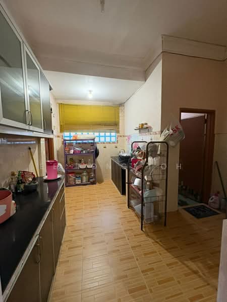 Rumah Teres 1.5 Tingkat untuk Dijual di Kangkar Pulai (Skudai) - Ee Fong Toh - Kitchen - PropertyGuru.com.my