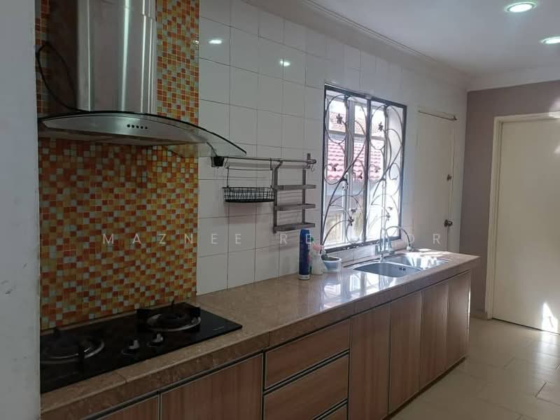 Semi-Detached House for Rent in Bandar Bukit Mahkota (Bangi) - Maznee Realtor - Kitchen - PropertyGuru.com.my