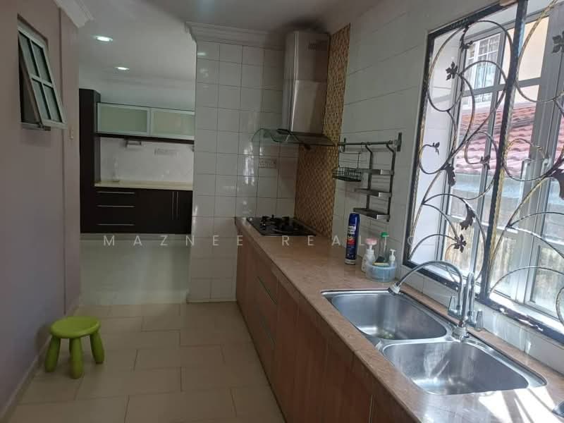 Semi-Detached House for Rent in Bandar Bukit Mahkota (Bangi) - Maznee Realtor - Kitchen - PropertyGuru.com.my