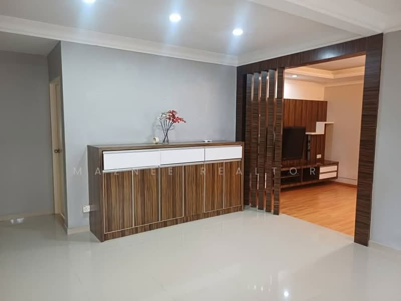 Semi-Detached House for Rent in Bandar Bukit Mahkota (Bangi) - Maznee Realtor - Living Room - PropertyGuru.com.my