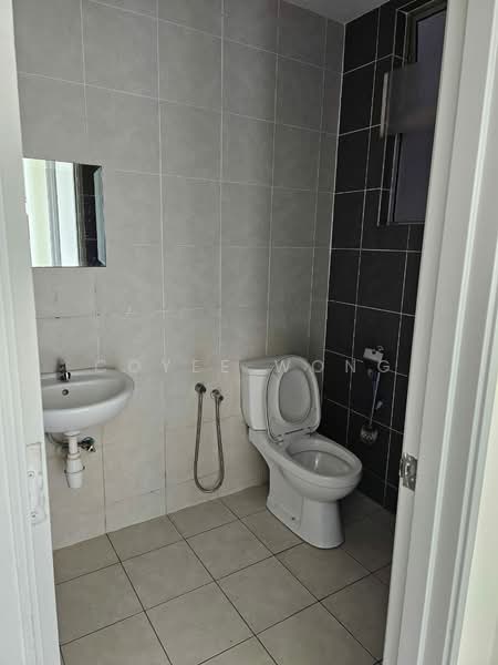 Servis Apartment untuk Dijual di The Zizz @ Damansara North - Coyee Wong - Bathroom - PropertyGuru.com.my