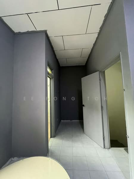 2-storey Terraced House for Sale in Taman Bukit Mewah (Tampoi) - Ee Fong Toh - Corridor - PropertyGuru.com.my