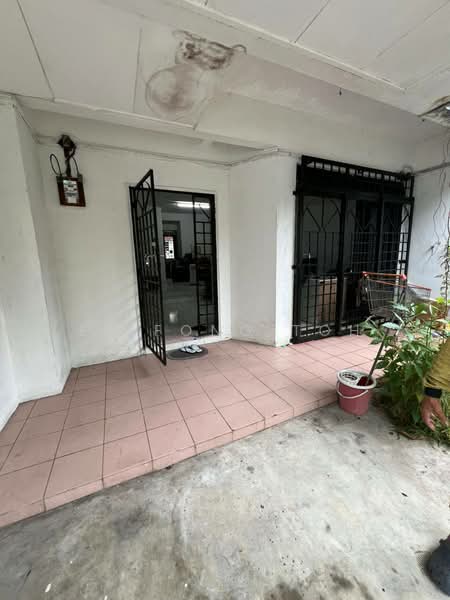 2-storey Terraced House for Sale in Taman Bukit Mewah (Tampoi) - Ee Fong Toh - Exterior - PropertyGuru.com.my