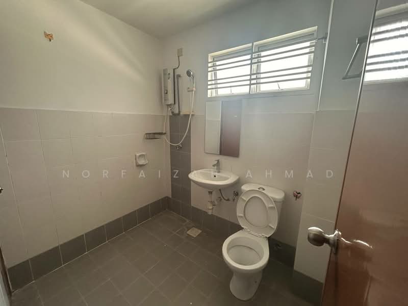2-storey Terraced House for Sale in Kajang 2 (Kajang) - Norfaizah Ahmad - Bathroom - PropertyGuru.com.my