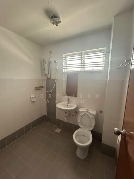 2-storey Terraced House for Sale in Kajang 2 (Kajang) - Norfaizah Ahmad - Bathroom - PropertyGuru.com.my