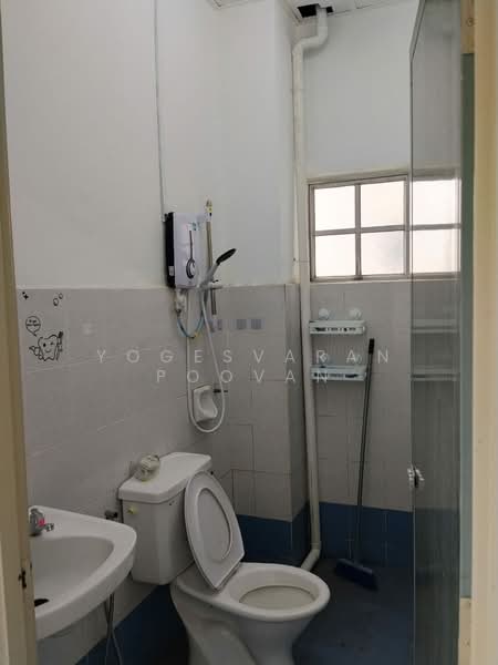 2-storey Terraced House for Rent in Bandar Puteri Klang (Klang) - Yogesvaran Poovan - Bathroom - PropertyGuru.com.my