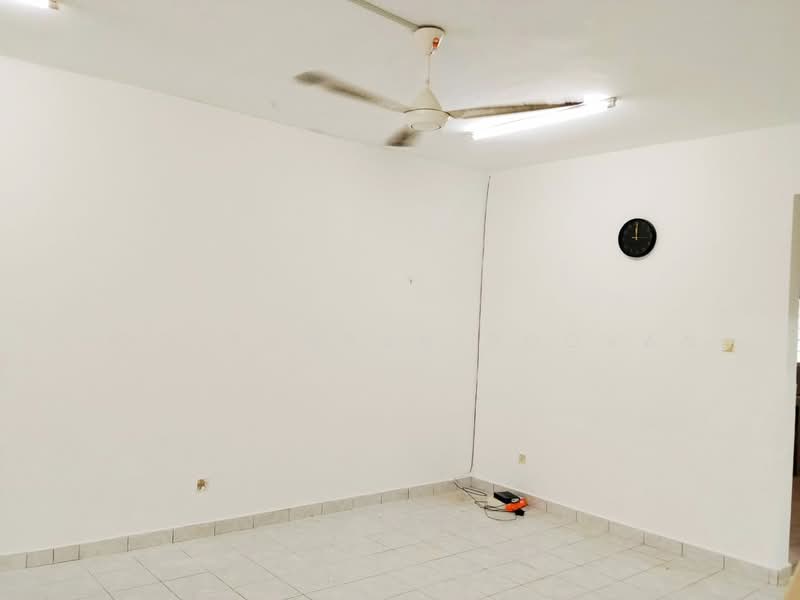 2-storey Terraced House for Rent in Bandar Puteri Klang (Klang) - Yogesvaran Poovan - Living Room - PropertyGuru.com.my