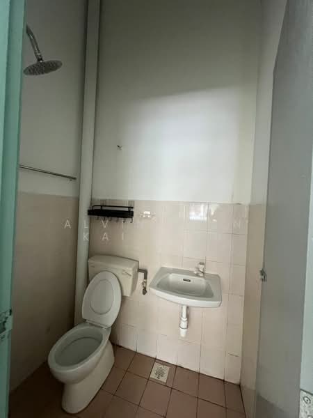 1-storey Terraced House for Sale in Taman Saujana Indah (Bukit Katil) - Alvin Chan Kai Boon - Bathroom - PropertyGuru.com.my