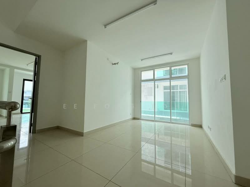 Cluster House for Sale in Mutiara Rini (Skudai) - Ee Fong Toh - Living Room - PropertyGuru.com.my