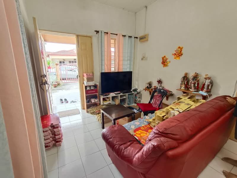 Rumah Teres 2 Tingkat untuk Dijual di Taman Pelangi Semenyih (Semenyih) - Ryan Low - Living Room - PropertyGuru.com.my