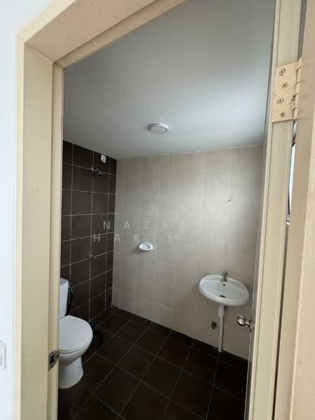 Apartment for Sale at De Bayu - Nazrin Hakimin - PropertyGuru.com.my