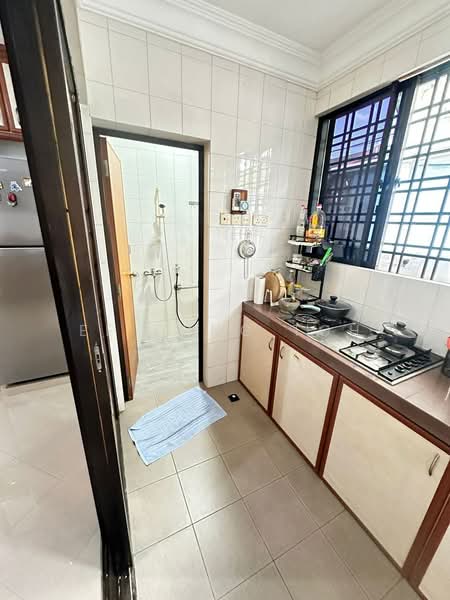2-storey Terraced House for Sale in Taman Molek (Johor Bahru) - Ee Fong Toh - Kitchen - PropertyGuru.com.my