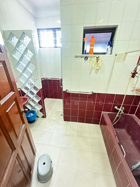 2-storey Terraced House for Sale in Taman Molek (Johor Bahru) - Ee Fong Toh - Bathroom - PropertyGuru.com.my