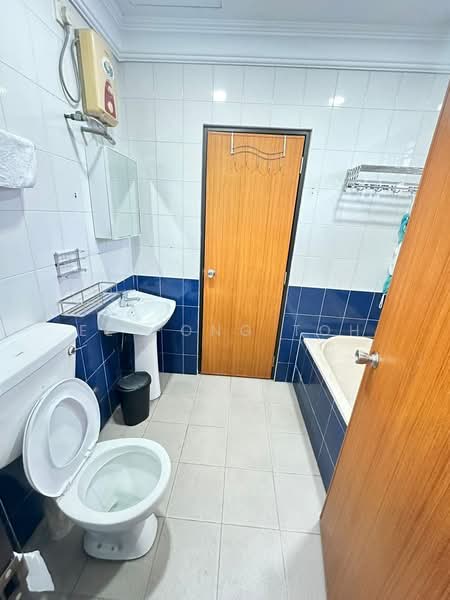 2-storey Terraced House for Sale in Taman Molek (Johor Bahru) - Ee Fong Toh - Bathroom - PropertyGuru.com.my