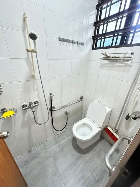 2-storey Terraced House for Sale in Taman Molek (Johor Bahru) - Ee Fong Toh - Bathroom - PropertyGuru.com.my