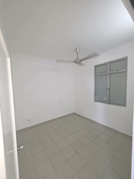 Apartment for Sale at Lake View Suites - Ee Fong Toh - Interior - PropertyGuru.com.my