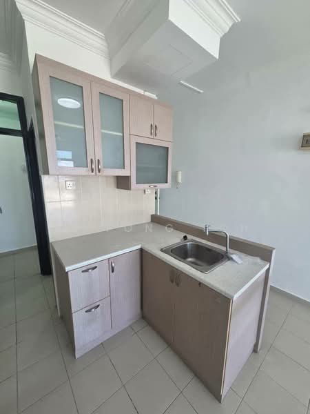Apartment for Sale at Lake View Suites - Ee Fong Toh - Kitchen - PropertyGuru.com.my