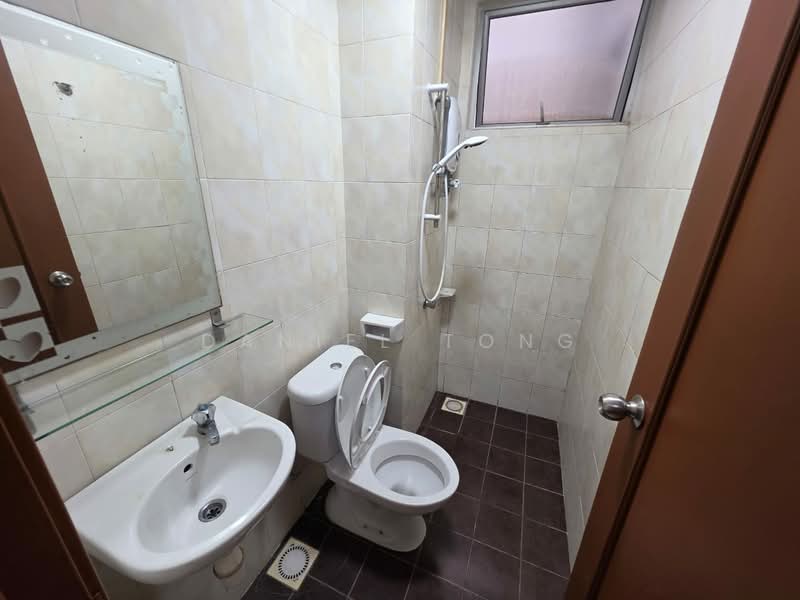 Servis Apartment untuk Disewa di E-Tiara - Daniel Tong - Bathroom - PropertyGuru.com.my