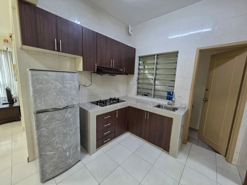 Servis Apartment untuk Disewa di E-Tiara - Daniel Tong - Kitchen - PropertyGuru.com.my