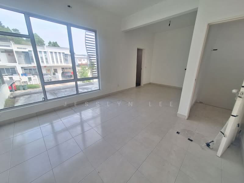 2-storey Terraced House for Sale in Setia Ecohill (Semenyih) - Jesslyn Lee - Living Room - PropertyGuru.com.my
