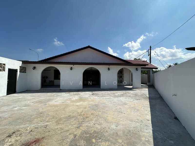 1-storey Terraced House for Sale in Sungai Buloh (Selangor) - Ivan Loo - Exterior - PropertyGuru.com.my