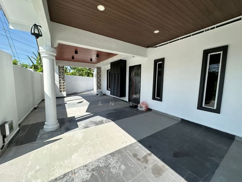 1-storey Terraced House for Sale in Sungai Buloh (Selangor) - Ivan Loo - Exterior - PropertyGuru.com.my