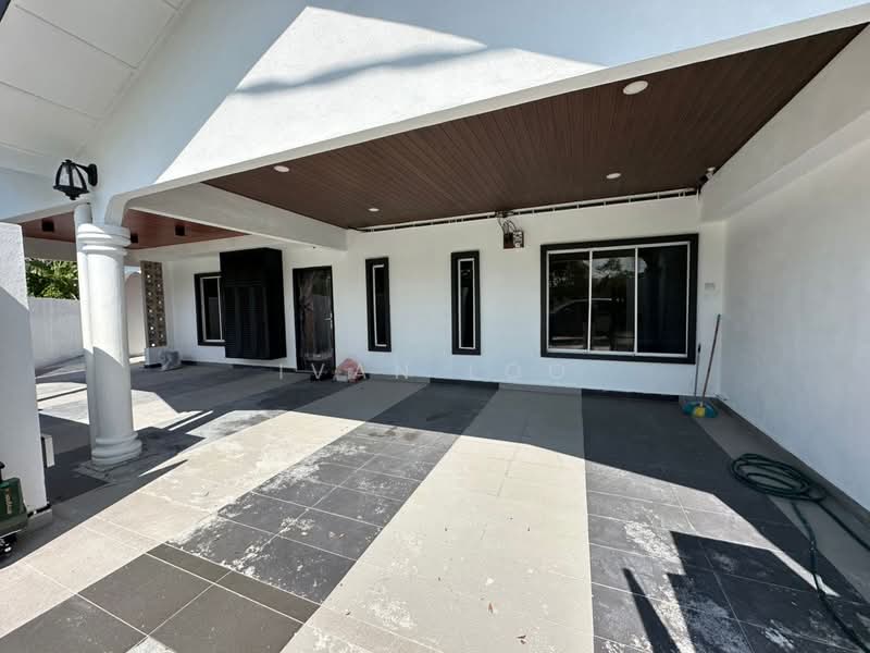 1-storey Terraced House for Sale in Sungai Buloh (Selangor) - Ivan Loo - Exterior - PropertyGuru.com.my