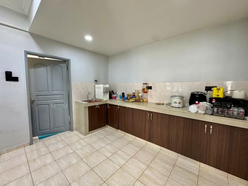 2-storey Terraced House for Sale in Shah Alam (Selangor) - Nur Alia Omar - Kitchen - PropertyGuru.com.my
