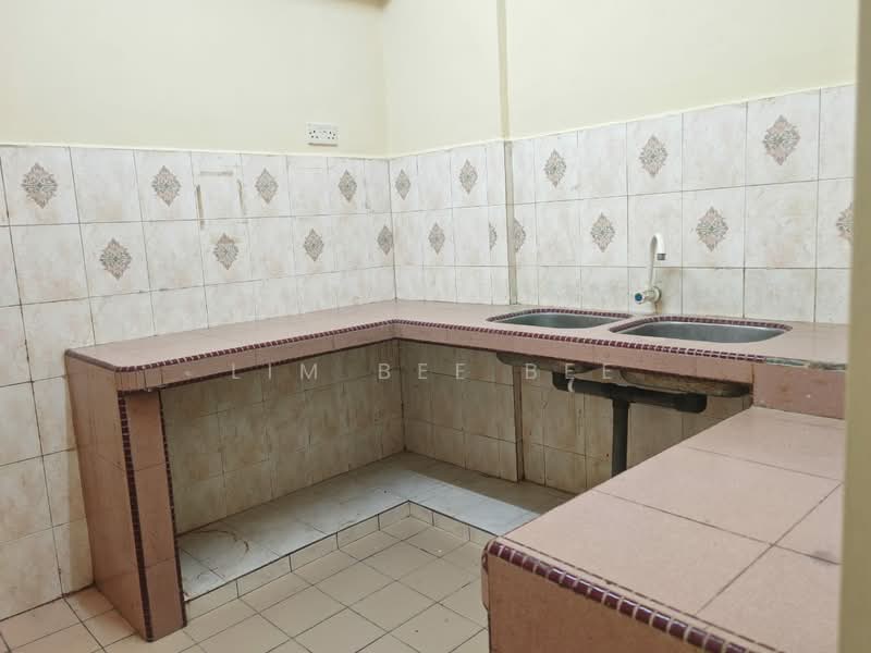 Apartment for Rent at Kayangan Apartment, Bandar Sunway - Lim Bee Bee - Kitchen - PropertyGuru.com.my