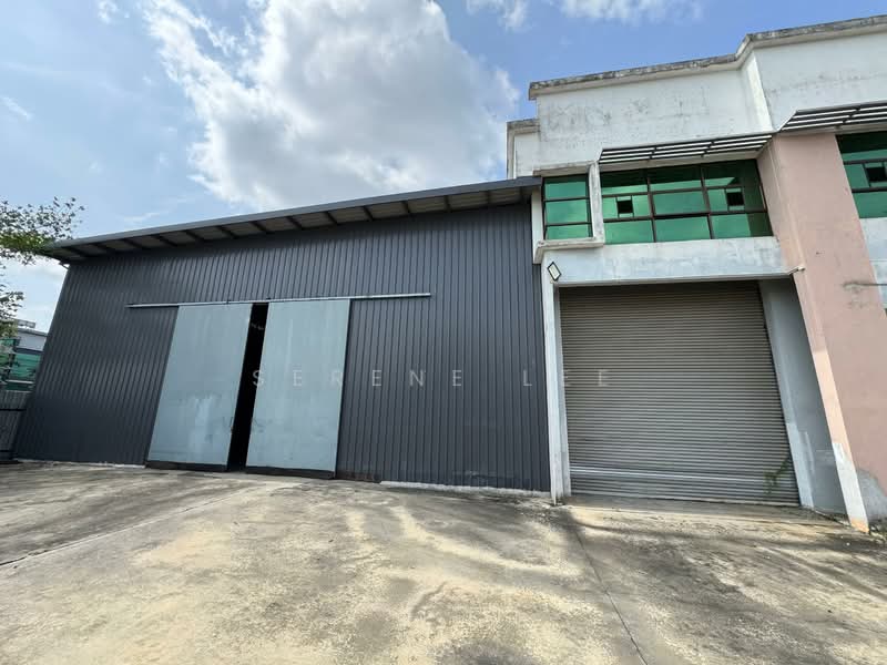 Semi-D Factory for Rent in Taman Perindustrian Cemerlang (Ulu Tiram) - Serene Lee - Exterior - PropertyGuru.com.my