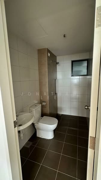Servis Apartment untuk Dijual di Rubica @ Harbour Place - Jonathan Lee - Bathroom - PropertyGuru.com.my