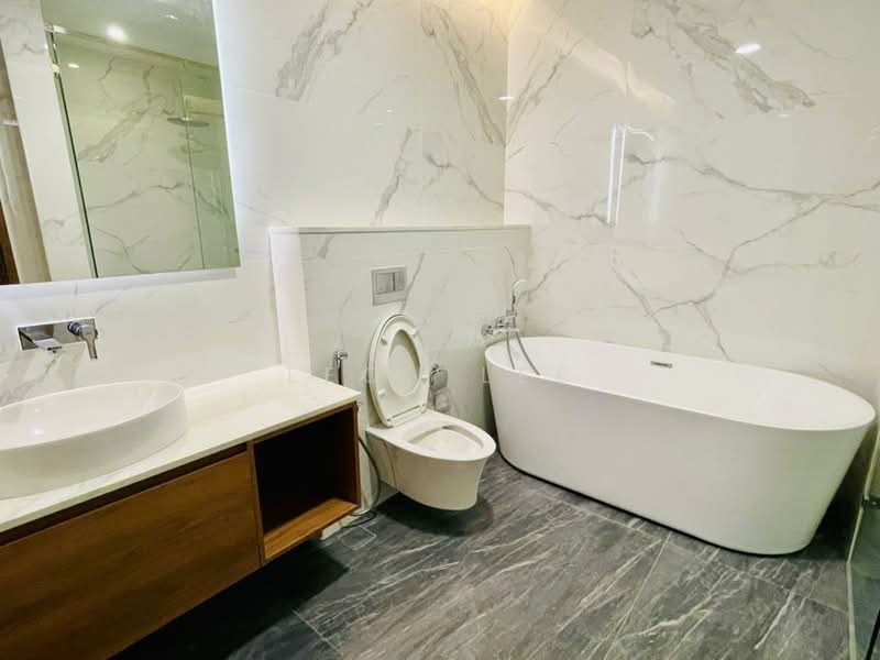 Servis Apartment untuk Disewa di Core Residence @ TRX - Leon Lee - Bathroom - PropertyGuru.com.my