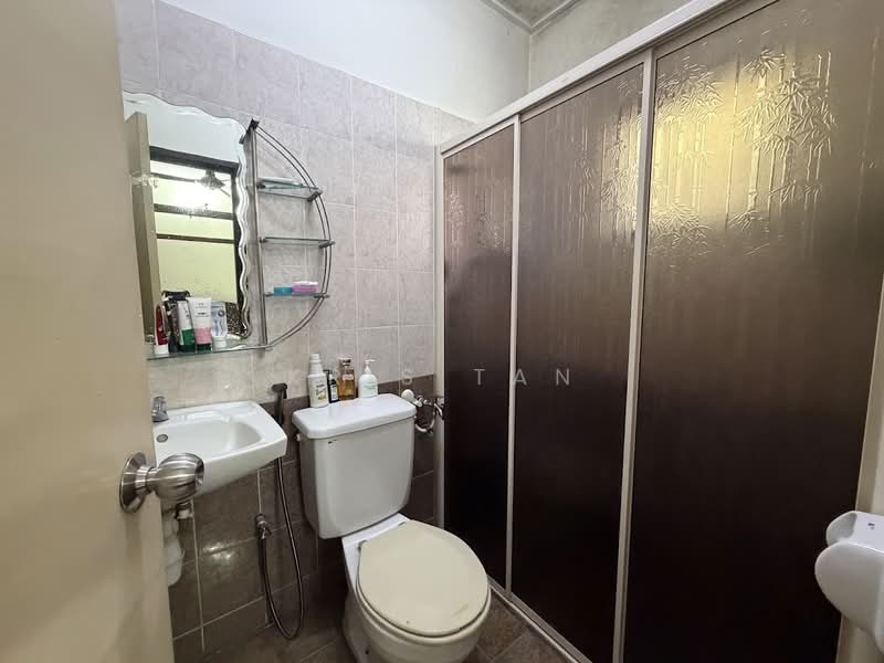 Semi-Detached House for Sale in Balakong (Cheras) - Kris Tan - Bathroom - PropertyGuru.com.my