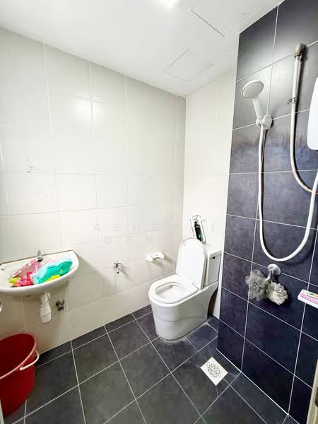 Apartment for Sale at D'Cerrum Apartment - Ashraff Daniel - Bathroom - PropertyGuru.com.my