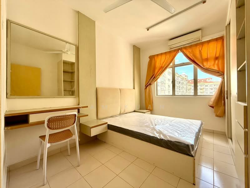 Apartment for Sale at Villa Krystal @ Bandar Selesa Jaya - Sam Kuan - Bedroom - PropertyGuru.com.my